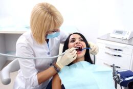 Ein Rechtsschutzversicherung für selbstständige Zahnärzte ist unverzichtbar